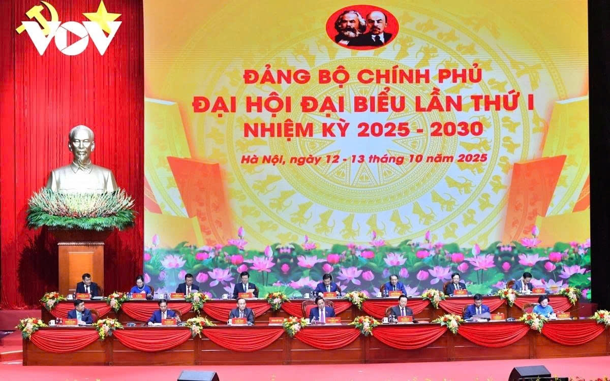 Sáng 12/10, tại Hà Nội, Đại hội Đại biểu Đảng bộ Chính phủ lần thứ nhất, nhiệm kỳ 2025-2030, đã diễn ra phiên làm việc thứ nhất.