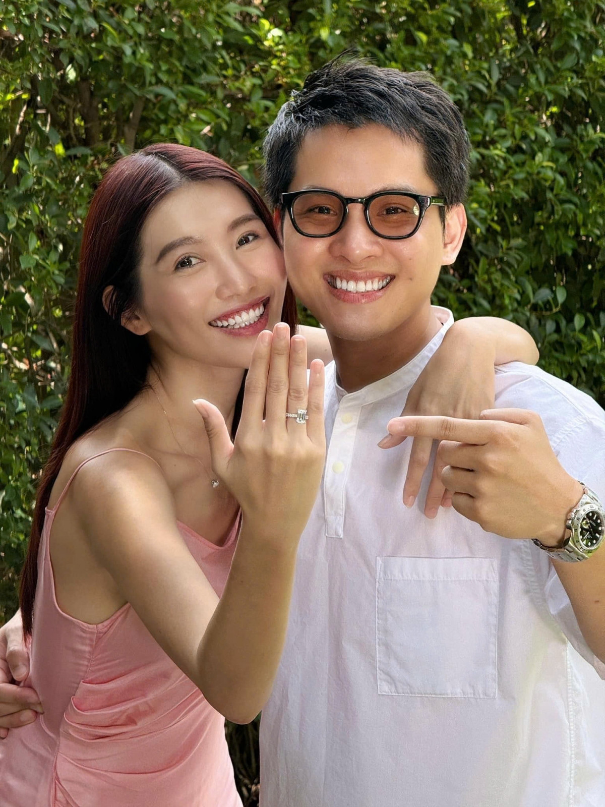 Năm 2024, Ngọc Phát cầu hôn Quỳnh Châu dịp cô đón tuổi mới. Anh lên kế hoạch rủ hội bạn của cô cùng đi du lịch biển Phan Thiết. Doanh nhân âm thầm chuẩn bị nhẫn, hoa để bày tỏ tình cảm, khiến bạn gái xúc động. Đến tháng 9/2025, Quỳnh Châu mới công bố hình ảnh tại sự kiện, nhận nhiều lời chúc mừng của đồng nghiệp, bạn bè và khán giả.