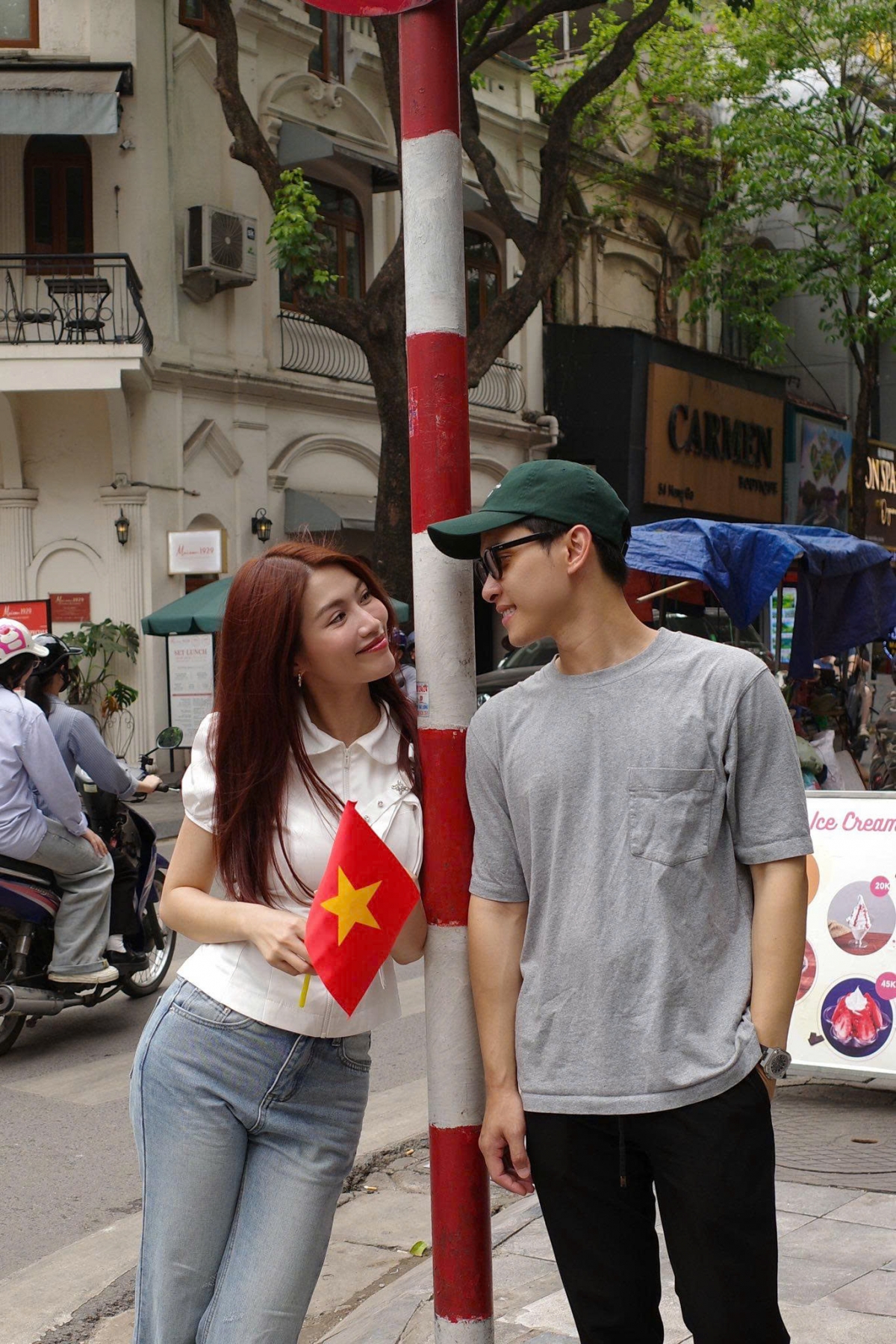 Sau khi tung bộ ảnh cưới, hôn lễ của Quỳnh Châu và Ngọc Phát dự kiến diễn ra ngày 26/10 tới. Cặp đôi nhận nhiều lời chúc mừng từ đồng nghiệp và khán giả.