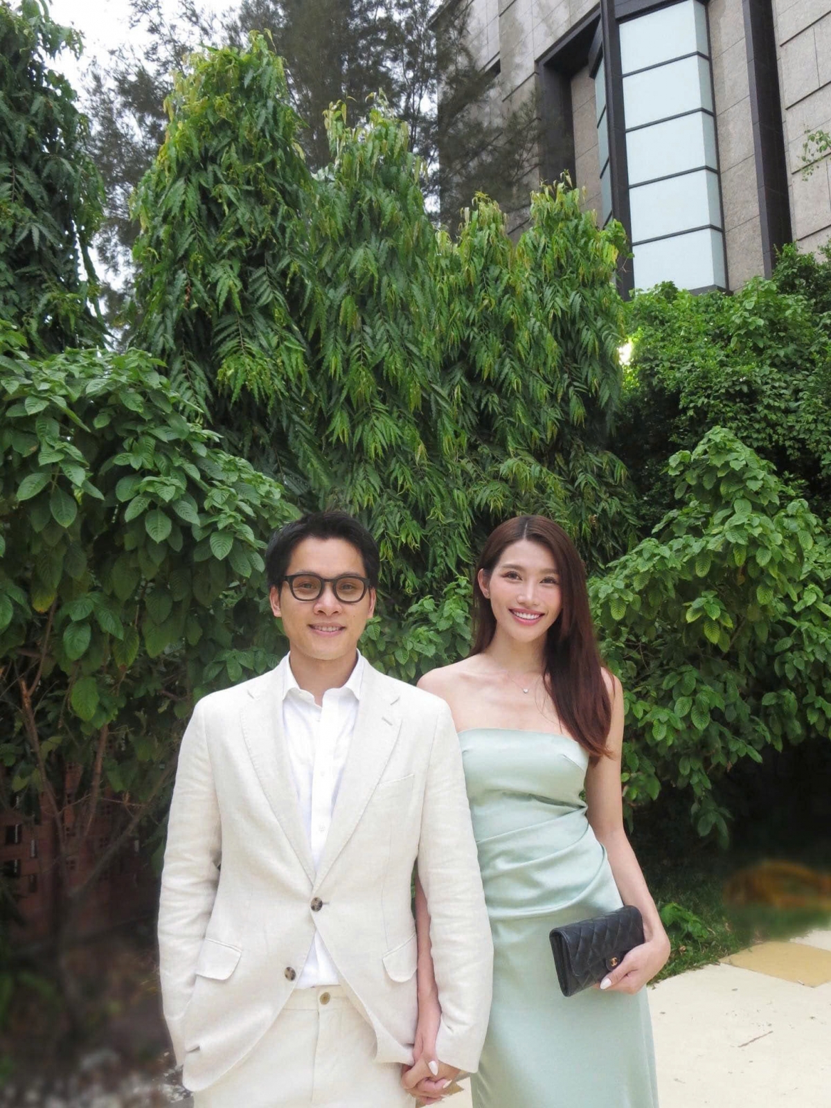 Trong suốt 5 năm yêu đương, mối quan hệ của họ được duy trì bằng sự tôn trọng và thấu hiểu. Quỳnh Châu từng chia sẻ, Ngọc Phát là người chín chắn, biết quan tâm gia đình và là chỗ dựa vững vàng trong công việc lẫn cuộc sống.