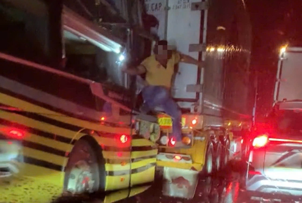 Hiện trường vụ tai nạn xảy ra trên cao tốc Vĩnh Hảo - Phan Thiết