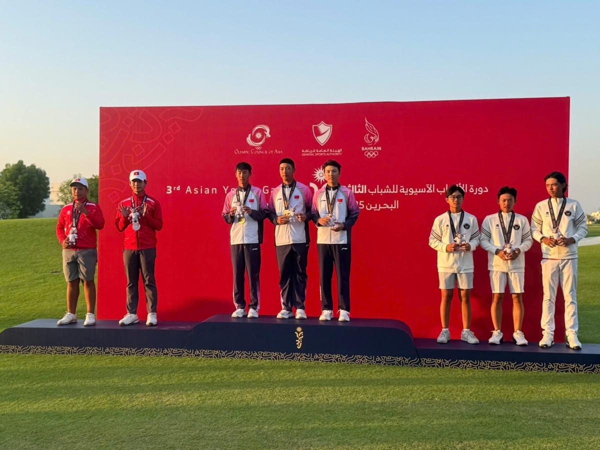 Lễ trao huy chương môn golf tại Đại hội Thể thao Trẻ châu Á 2025 (Ảnh: VGA)