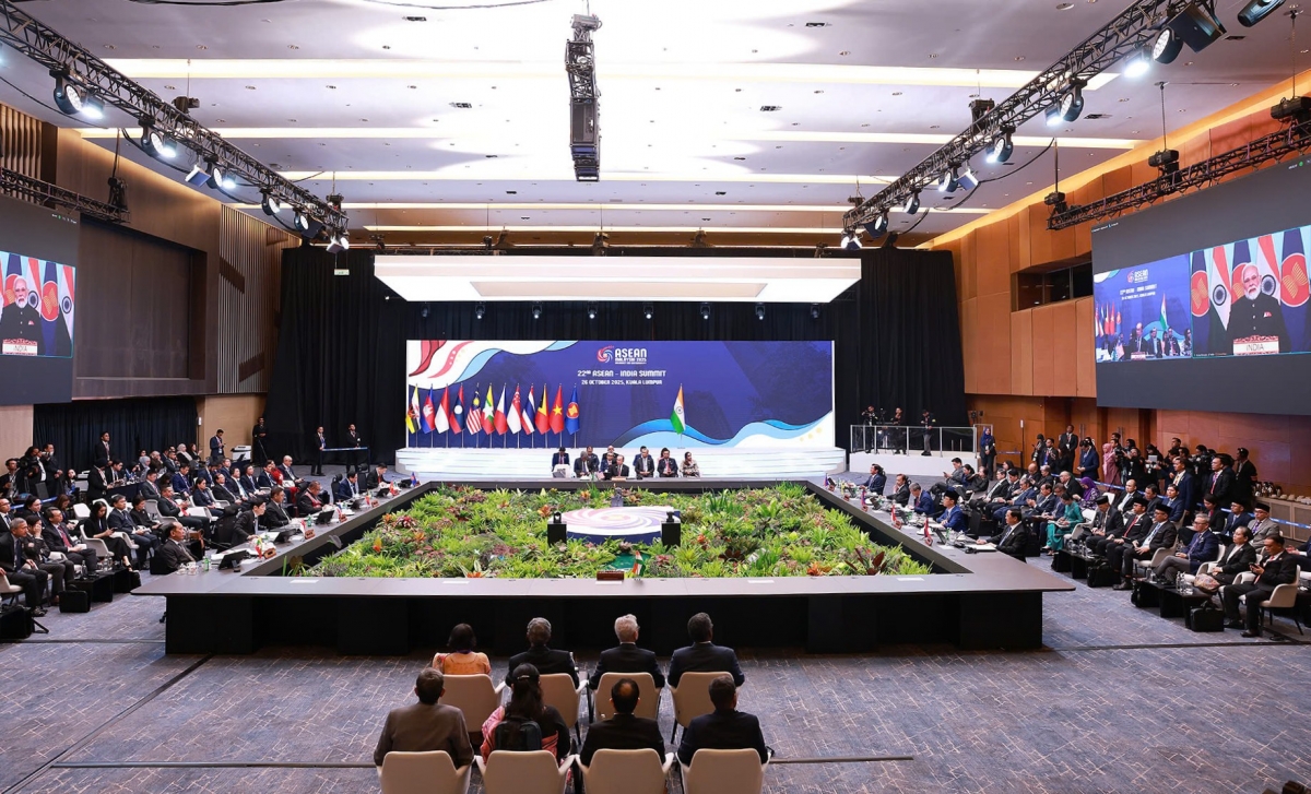 Thủ tướng Phạm Minh Chính cùng các nhà lãnh đạo ASEAN và Thủ tướng Ấn Độ Narendra Modi tham dự Hội nghị Cấp cao ASEAN - Ấn Độ lần thứ 22. Ảnh: TTXVN