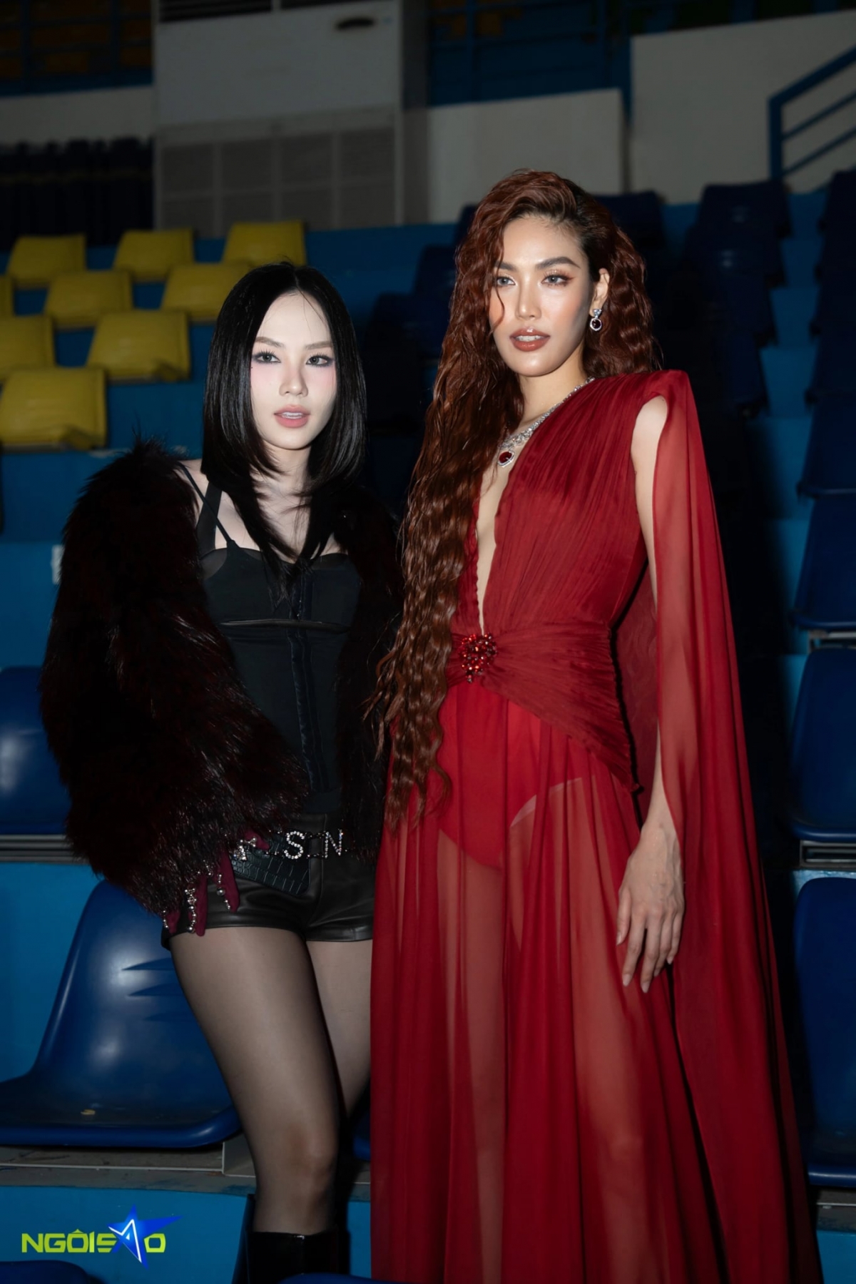 Hoa hậu Huỳnh Nguyễn Mai Phương chọn trang phục cá tính, đối lập với phong cách nữ tính của Lan Khuê trên thảm đỏ tuần lễ thời trang.