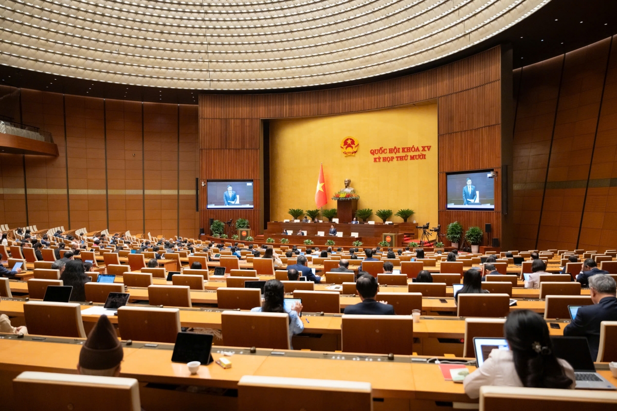 Toàn cảnh phiên họp sáng 28/11 (Ảnh: Quốc hội)