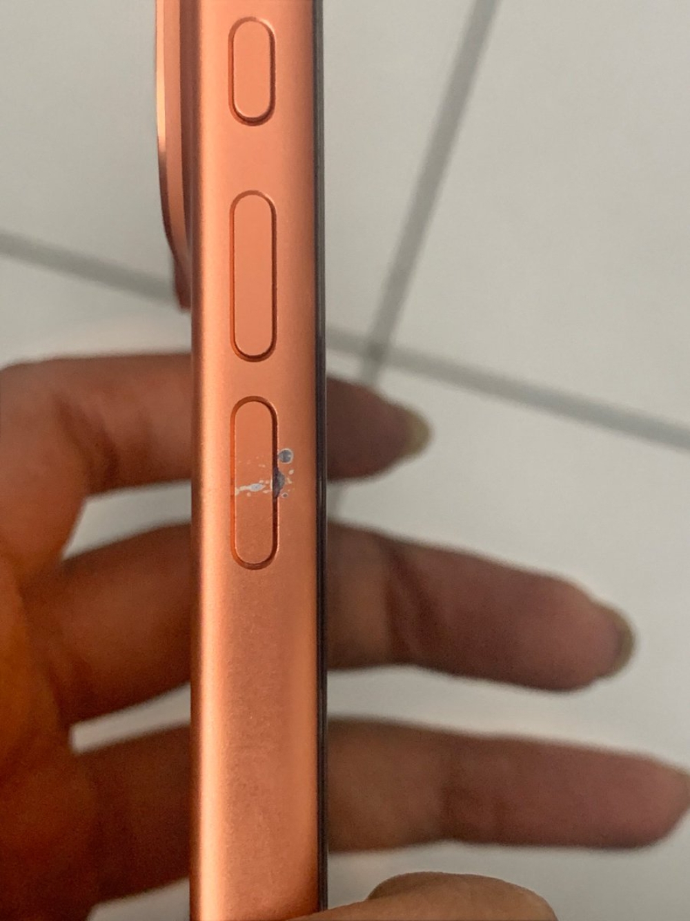 Nhiều sự cố được ghi nhận với chiếc iPhone cao cấp nhất mà Apple vừa ra mắt.