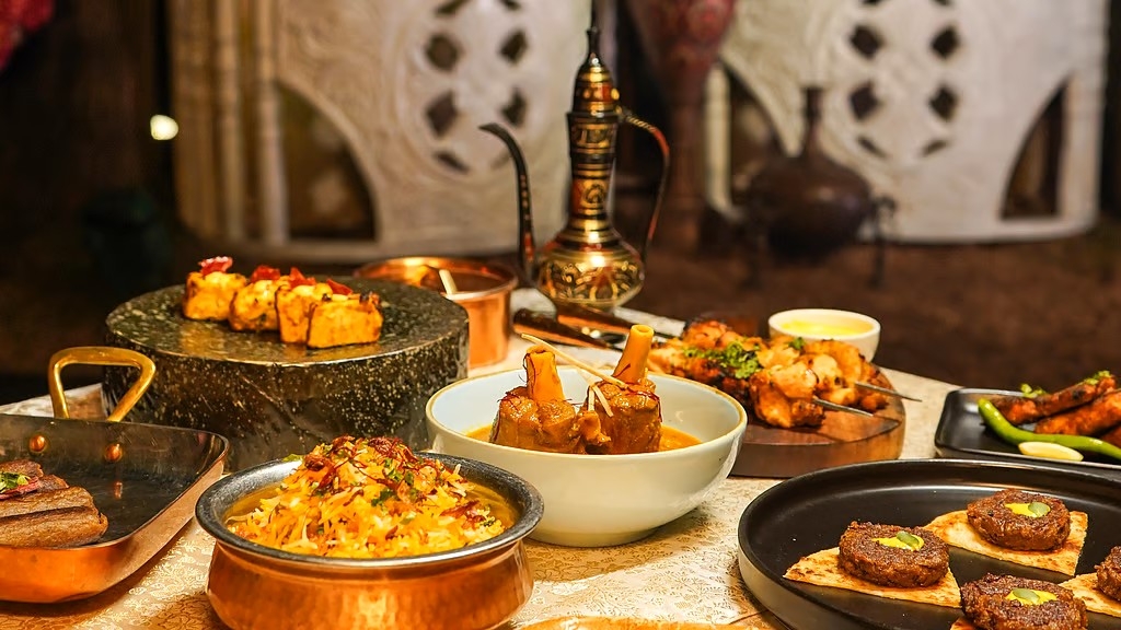 Các món ăn theo phong cách ẩm thực Awadhi tại Lucknow (Outlook Traveller)