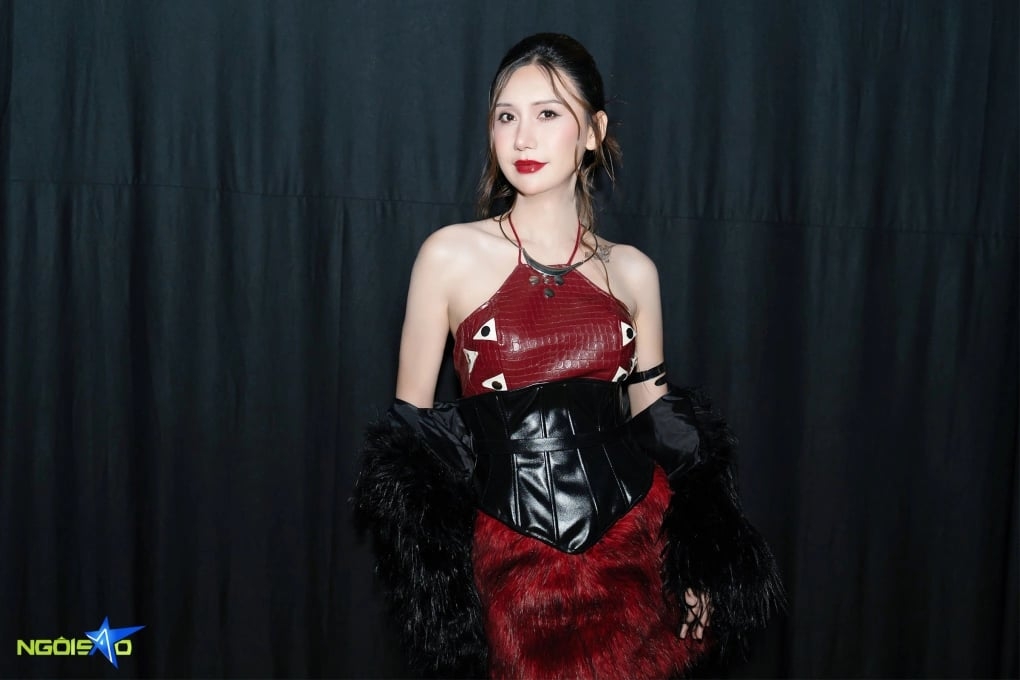 Ca sĩ Lynk Lee cho biết tin đồn cô và người mẫu Hà Kino yêu nhau là sai hoàn toàn và cả hai đều đang hạnh phúc bên nửa kia của mình.