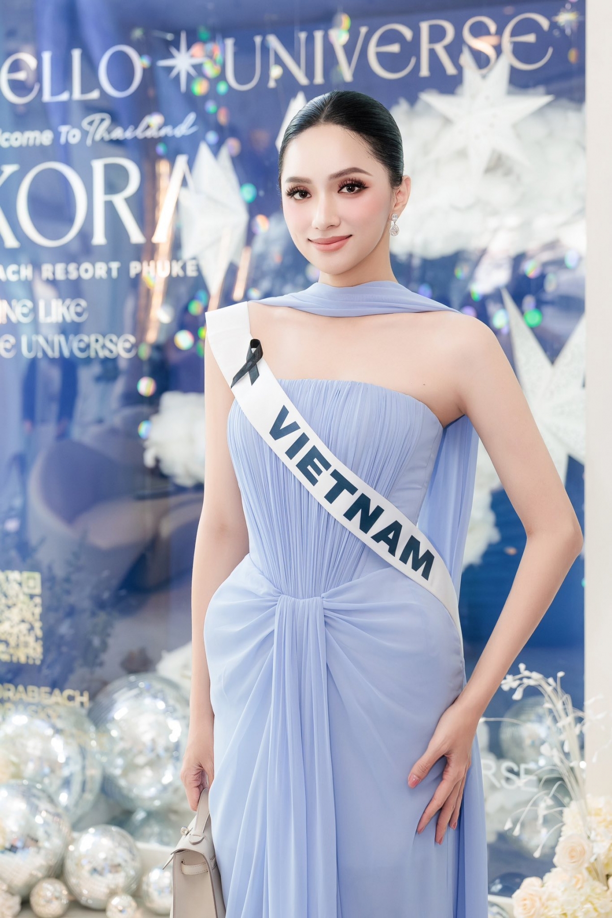 Năm nay, đại diện Việt Nam tại Miss Universe 2025 là Hương Giang. Theo bảng đánh giá mới nhất của chuyên trang sắc đẹp Missosology, Hương Giang tiếp tục nằm trong top 20 thí sinh sáng giá, khi cuộc thi chỉ còn vài ngày nữa sẽ khép lại. Chung kết Miss Universe 2025 sẽ diễn ra vào ngày 21/11 tại Thái Lan.