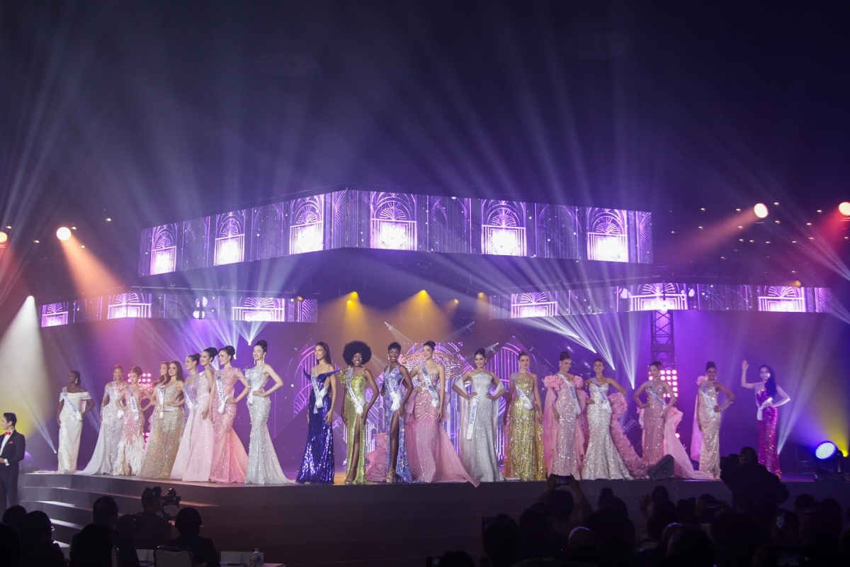 Top 20 thí sinh trình diễn trang phục dạ hội