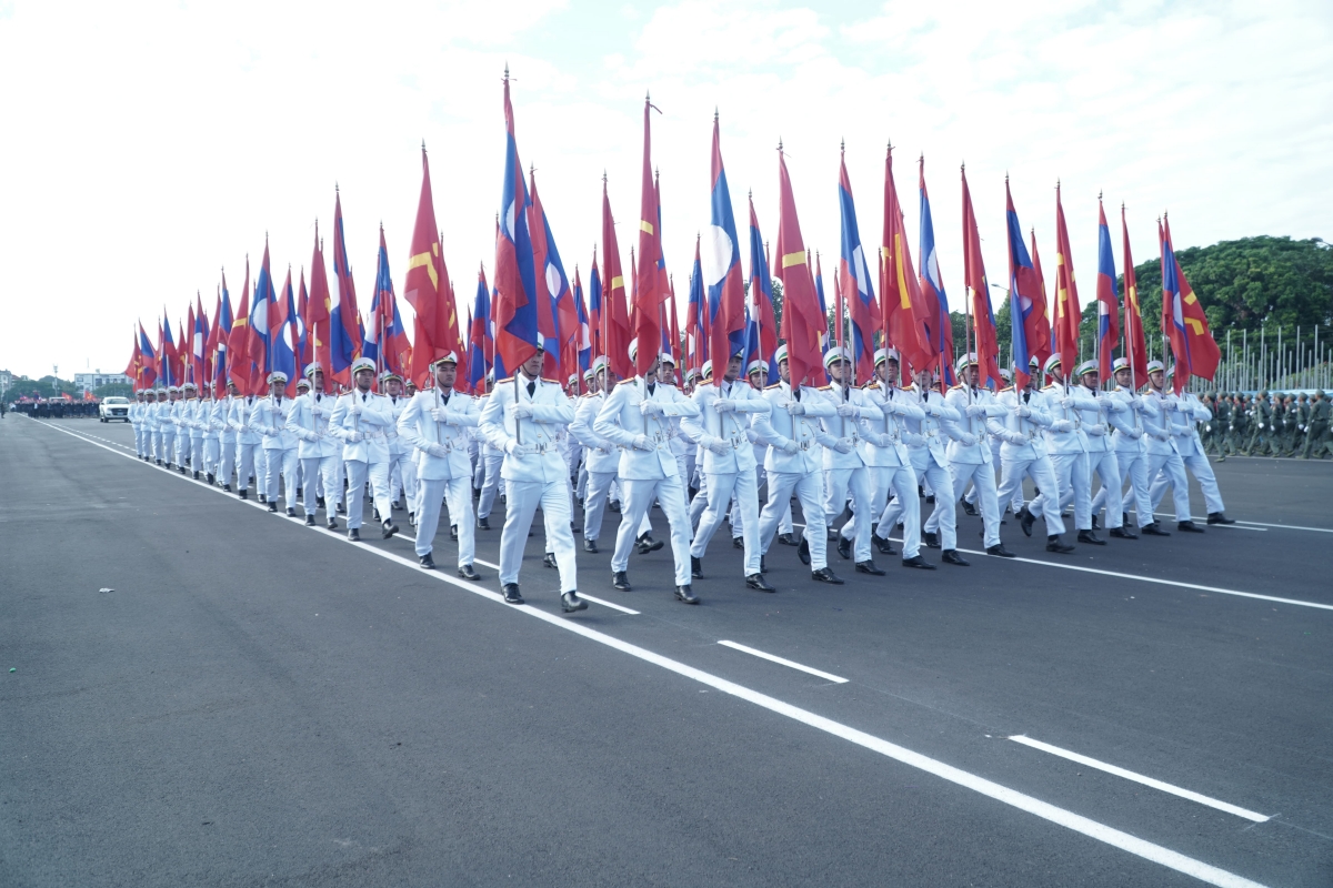 Khối nữ sĩ quan Cảnh sát giao thông Lào