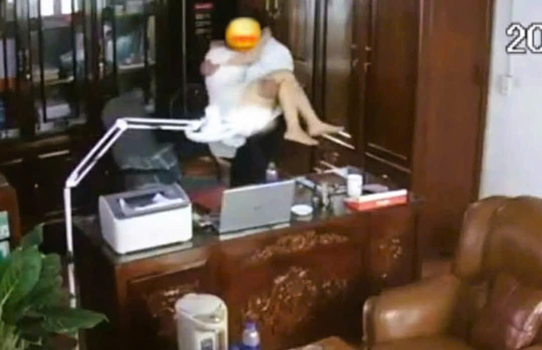 Hình ảnh nhạy cảm được cắt ra từ video