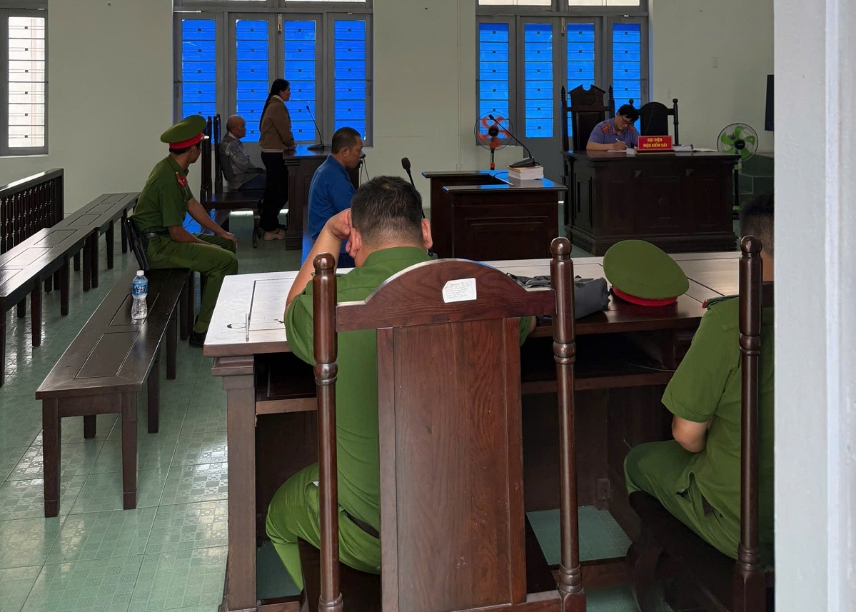 Toàn cảnh phiên toà. Ảnh: B.H