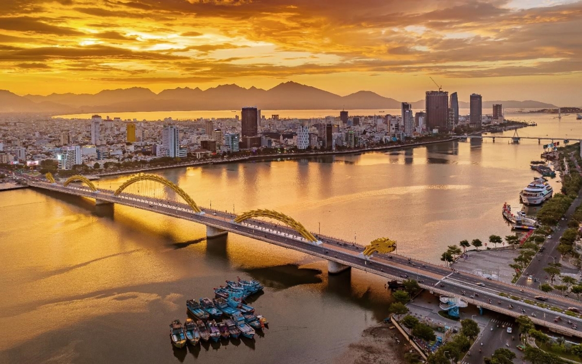 Đôi bờ sông Hàn đang thay đổi từng ngày với loạt dự án cao cấp (Ảnh: Shutterstock)