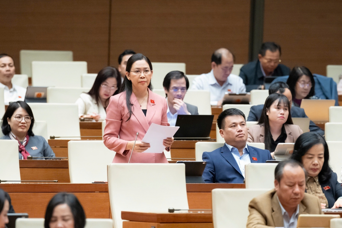 Đại biểu Huỳnh Thị Ánh Sương, đoàn Quảng Ngãi (Ảnh: Quốc hội)