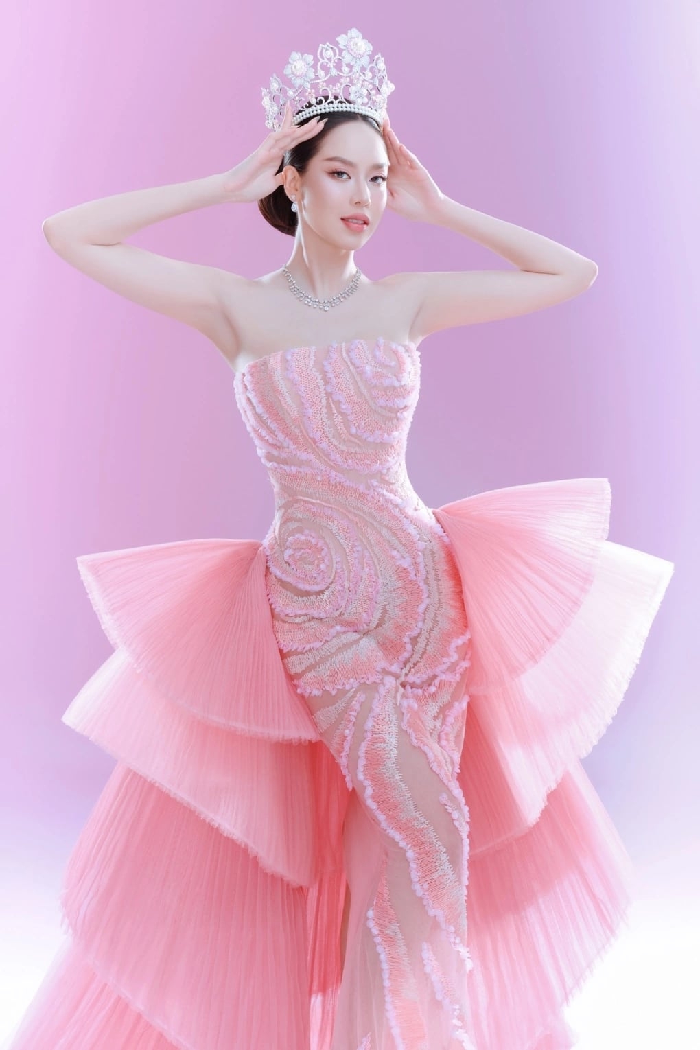 Hậu nhiệm kỳ Hoa hậu Quốc tế, Thanh Thủy tiết lộ về chuyện tình cảm, những khoảnh khắc đáng nhớ, cách cân bằng cuộc sống và dự định cho chương tiếp theo cuộc đời. Thanh Thủy nói cha mẹ hỏi chuyện lập gia đình, nhưng cô để tùy duyên, ưu tiên sự nghiệp sau nhiệm kỳ Hoa hậu Quốc tế 2024.