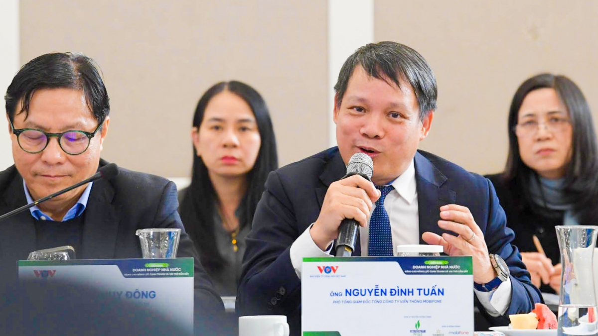 Ông Nguyễn Đình Tuấn, Phó Tổng Giám đốc Tổng Công ty Viễn thông Mobifone chia sẻ tại phần tọa đàm.