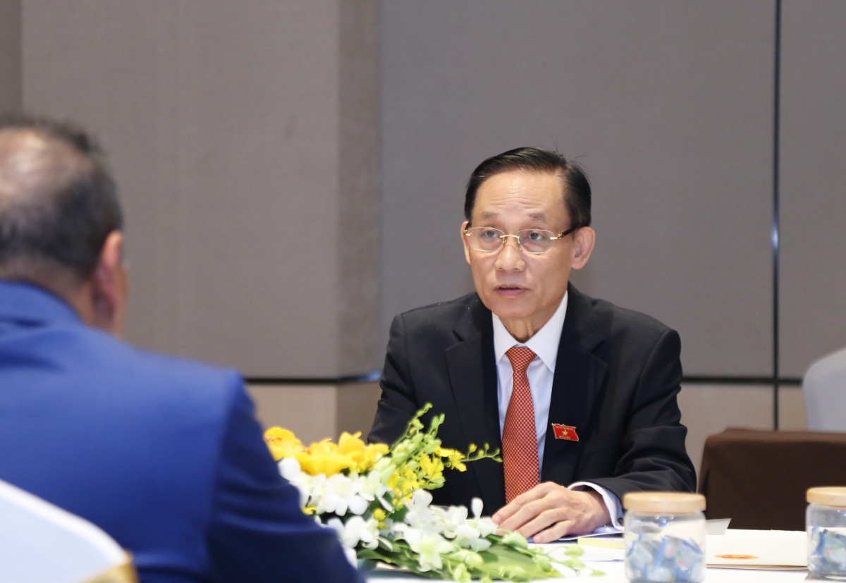 Bộ trưởng Ngoại giao Lê Hoài Trung hội đàm với Bộ trưởng Ngoại giao và Ngoại thương Quần đảo Solomon Peter Shanel Agovaka