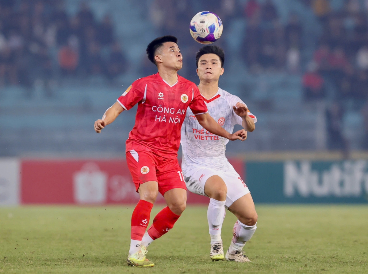 Trận đấu diễn ra với tốc độ cao (Ảnh: Đức Minh)