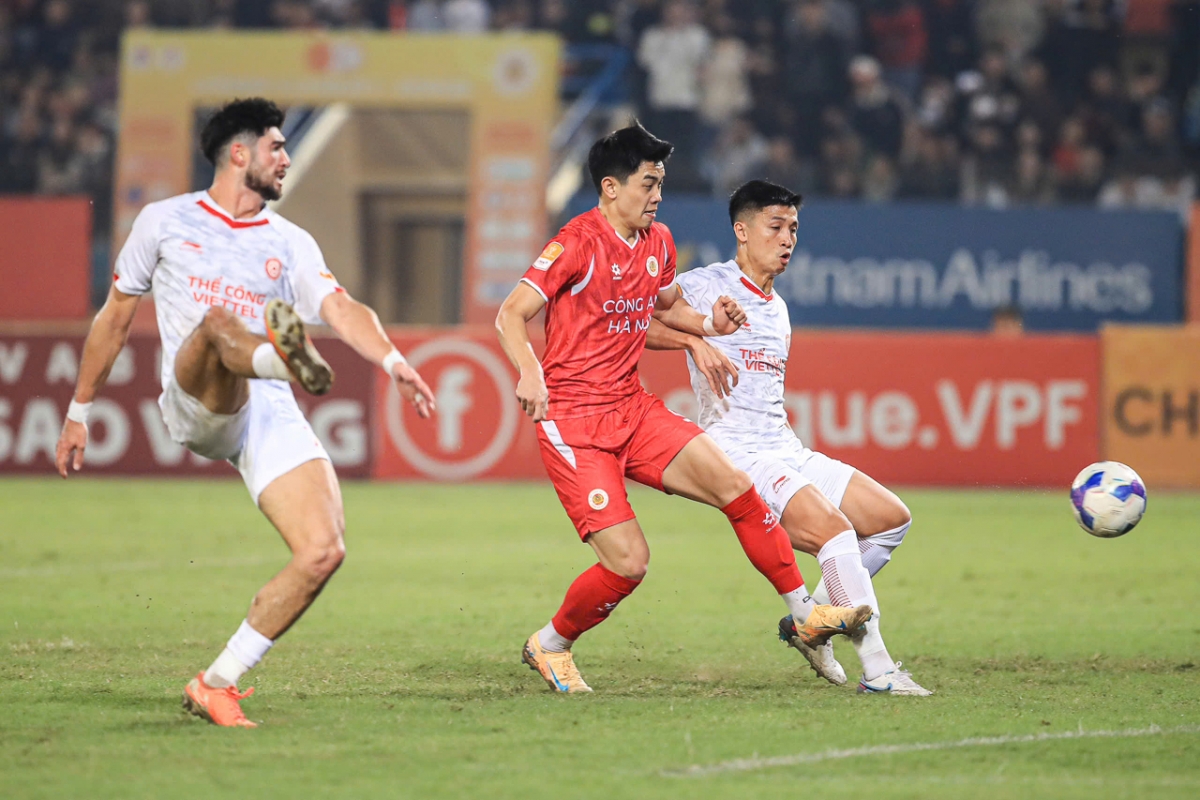 Đình Bắc không được công nhận bàn thắng (Ảnh: Hoài Thương)