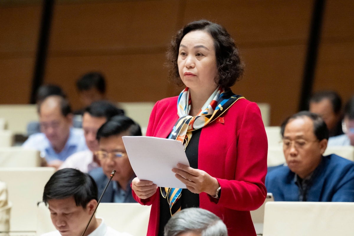 Theo đại biểu Cao Thị Xuân nên cho phép văn phòng thi hành án dân sự được đề nghị lực lượng công an bảo đảm trật tự, an toàn theo quy định của pháp luật. Ảnh Quốc hội