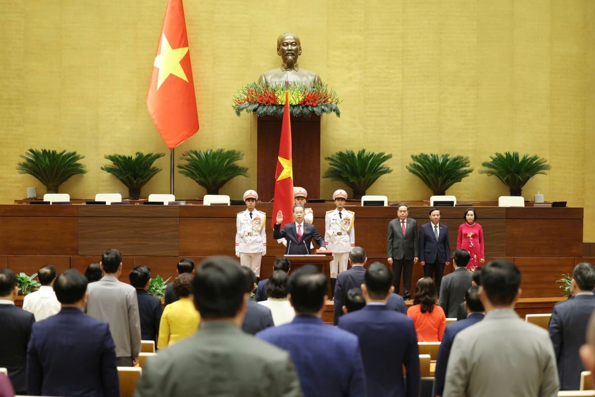 Chánh án TAND Tối cao Nguyễn Văn Quảng tuyên thệ nhậm chức sau khi được Quốc hội khóa XV bầu giữ chức vụ tại Kỳ họp thứ 10