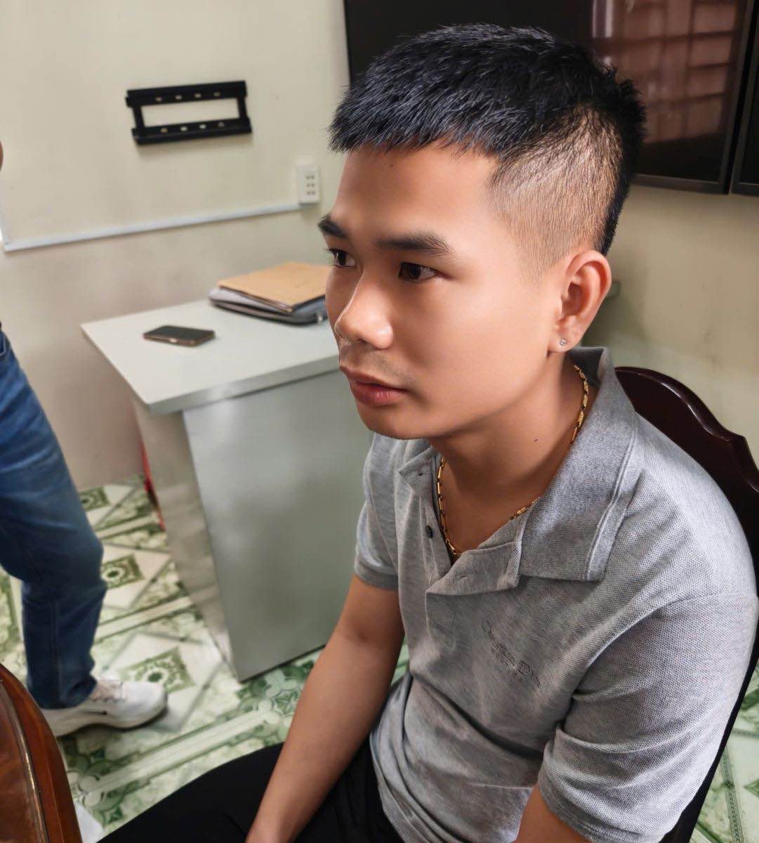 Đối tượng Đỗ Văn Hưng tại Cơ quan điều tra. Ảnh: Công an tỉnh Hưng Yên