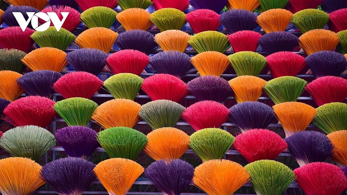 Làng nghề tăm hương Quảng Phú Cầu