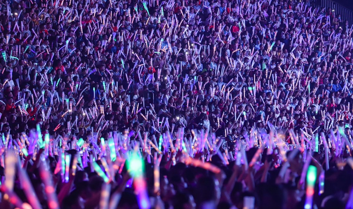 Concert ngày 12/11 tới đây được khán giả mong chờ với sự xuất hiện của các giọng ca NSND Quang Thọ, ca sĩ Trọng Tấn, rapper Đen, Hoàng Thùy Linh, Bích Phương, Tóc Tiên, Trúc Nhân, (S)Trong Trọng Hiếu, Quang Hùng MasterD,…