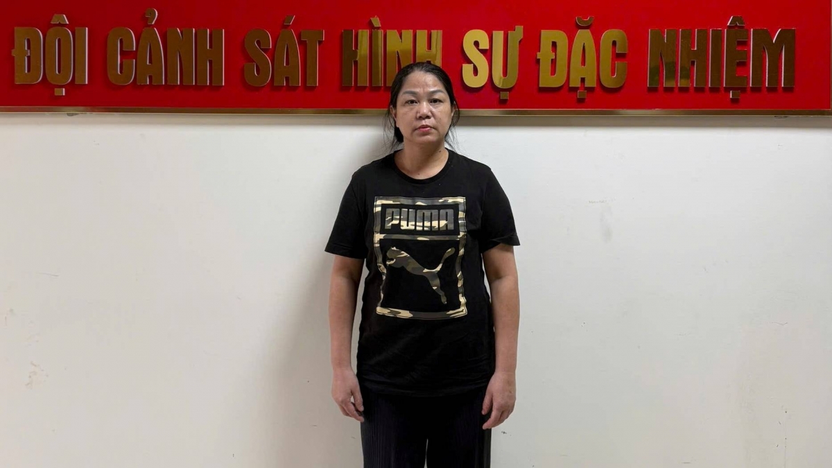 Đối tượng truy nã Nguyễn Phương Loan bị bắt giữ sau 15 năm lẩn trốn. (Ảnh: Công an Hải Phòng)