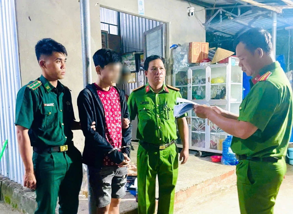 Công an xã Tân Thủy tạm giữ đối tượng tàng trữ chất ma tuy trái phép