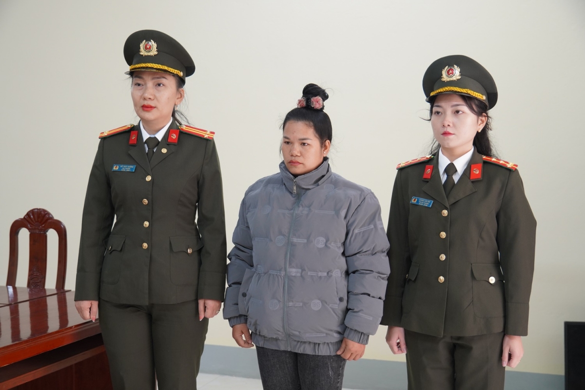 Đối tượng Vì Thị Tiện tại cơ quan Công an