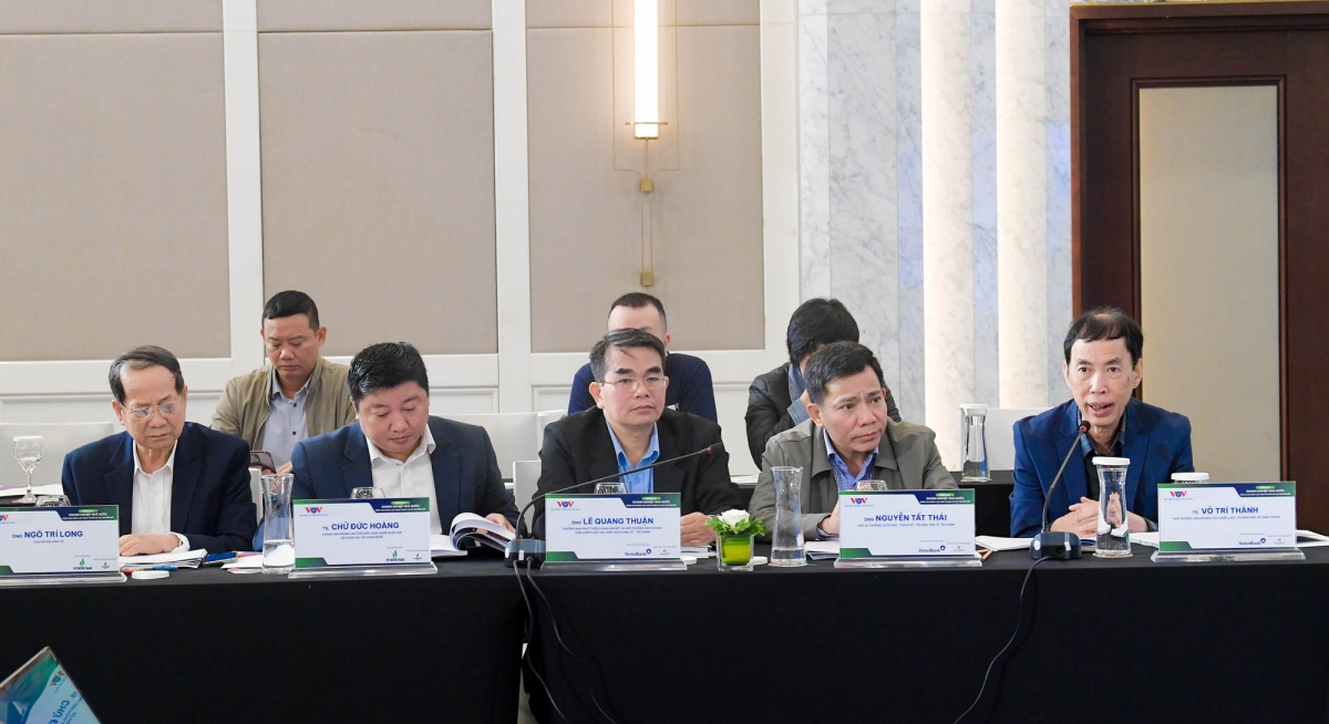 Bên cạnh đó, diễn đàn khẳng định vai trò dẫn dắt của DNNN trong bối cảnh đất nước hướng tới tăng trưởng xanh, kinh tế số và hội nhập chuỗi giá trị toàn cầu. DNNN phải đóng vai trò tiên phong trong đổi mới công nghệ, đầu tư chiến lược và lan tỏa động lực cho khu vực tư nhân. Tổng Giám đốc VOV kỳ vọng diễn đàn trở thành nơi hội tụ trí tuệ, kết nối các nhà quản lý, chuyên gia và cộng đồng doanh nghiệp, đóng góp giải pháp nâng cao hiệu quả và năng lực cạnh tranh của DNNN trong giai đoạn mới.