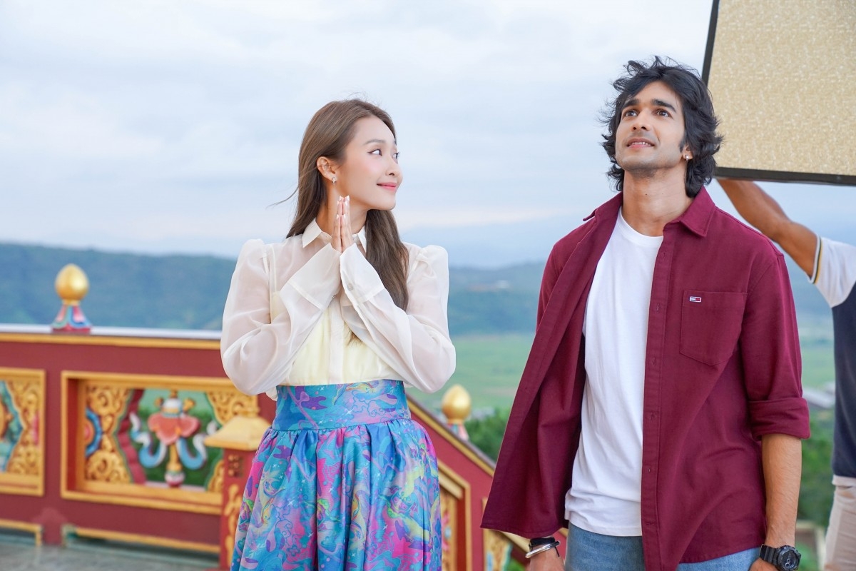 Khả Ngân và nam diễn viên Ấn Độ Shantanu Maheshwar