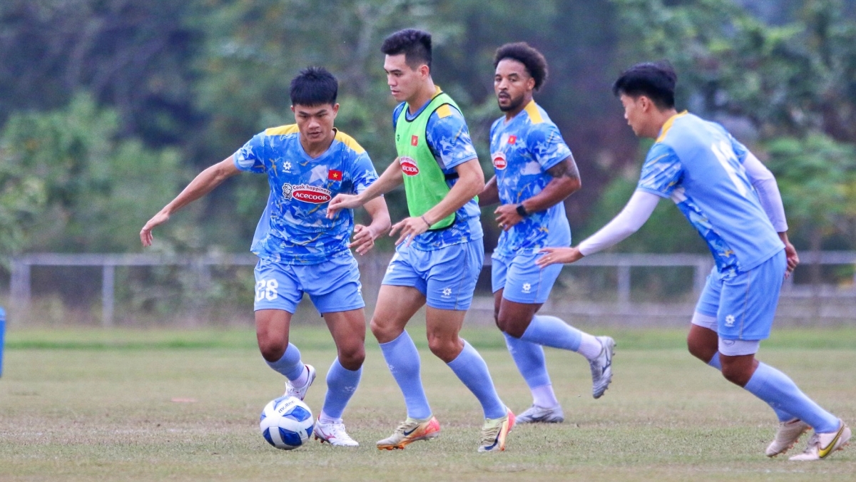 ĐT Việt Nam duy trì nhịp tập luyện tập trung và nghiêm túc trước thềm trận đấu với Lào. (Ảnh: VFF)