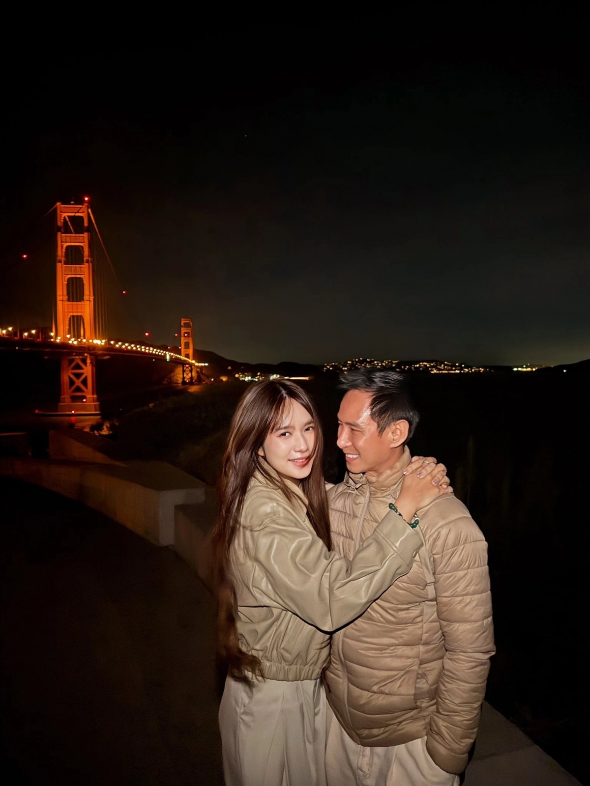 Nhân chuyến công tác tại Mỹ, đạo diễn Lý Hải và bà xã Minh Hà tận hưởng thời gian riêng tư, tham quan nhiều điểm du lịch nổi tiếng ở San Francisco.