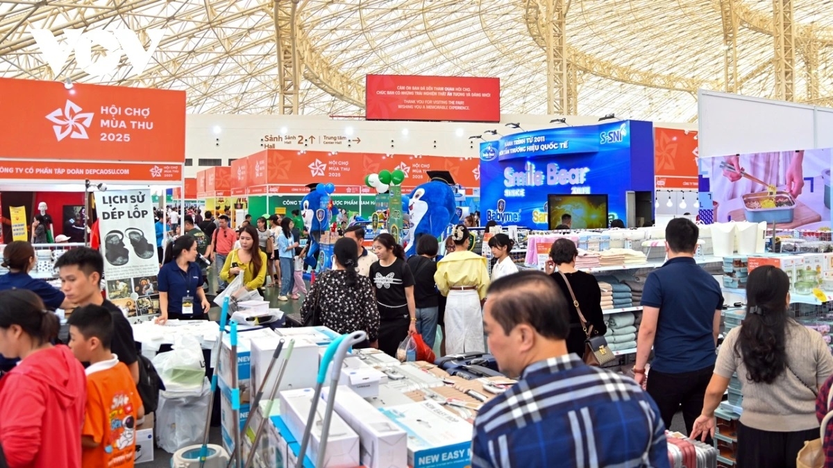 Các gian hàng tiêu chuẩn tại Hội chợ Mùa Thu 2025 trưng bày, giới thiệu các sản phẩm tiêu biểu, chủ lực trong nhiều lĩnh vực