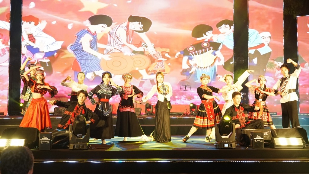 Tiết mục múa của Đại sứ quán Trung Quốc