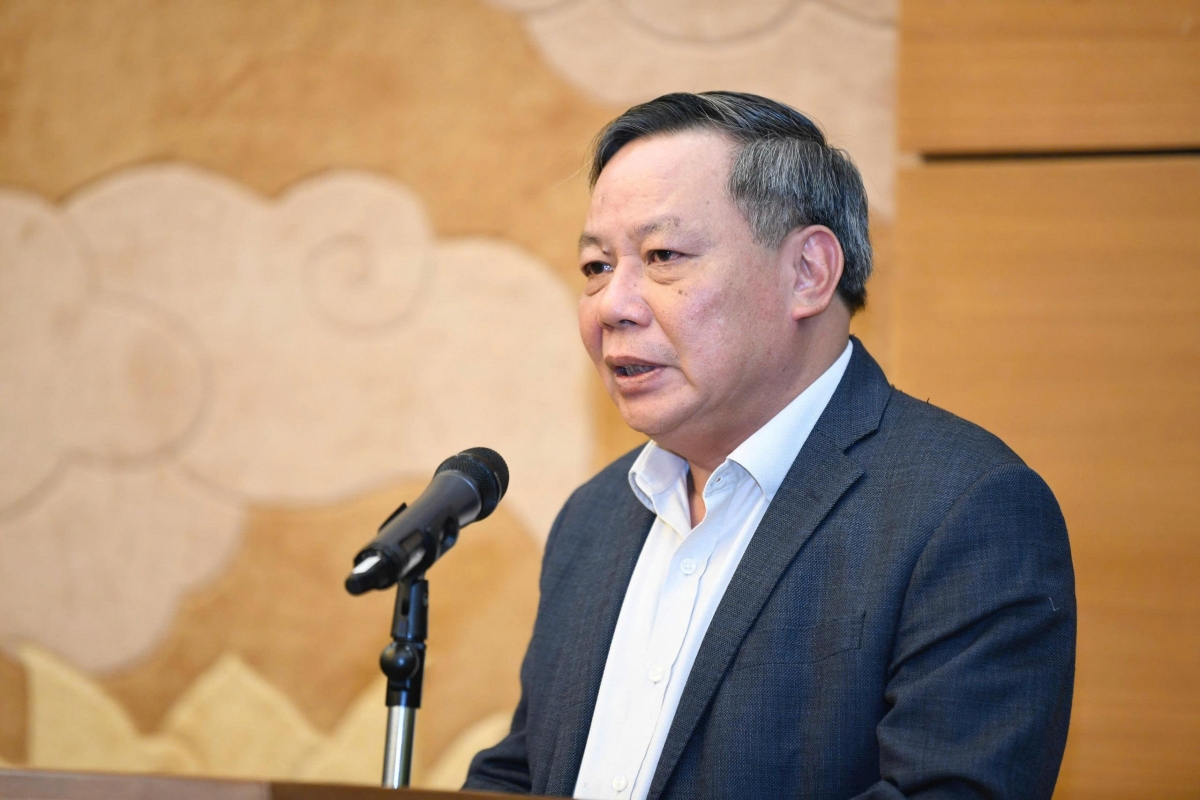 Phó Bí thư Thường trực Thành ủy Hà Nội Nguyễn Văn Phong phát biểu tại buổi lễ. Ảnh: Như Ý