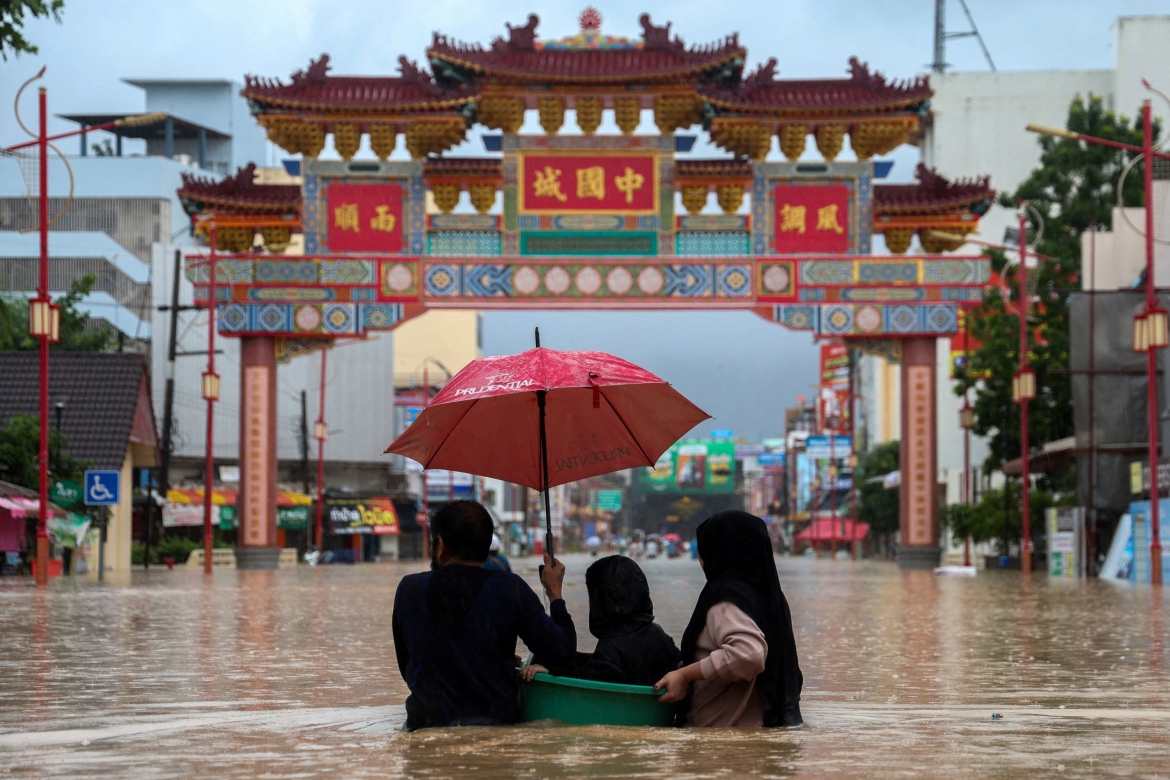 Hat Yai hứng chịu lượng mưa kỷ lục trong hơn 300 năm qua. Ảnh: Reuters