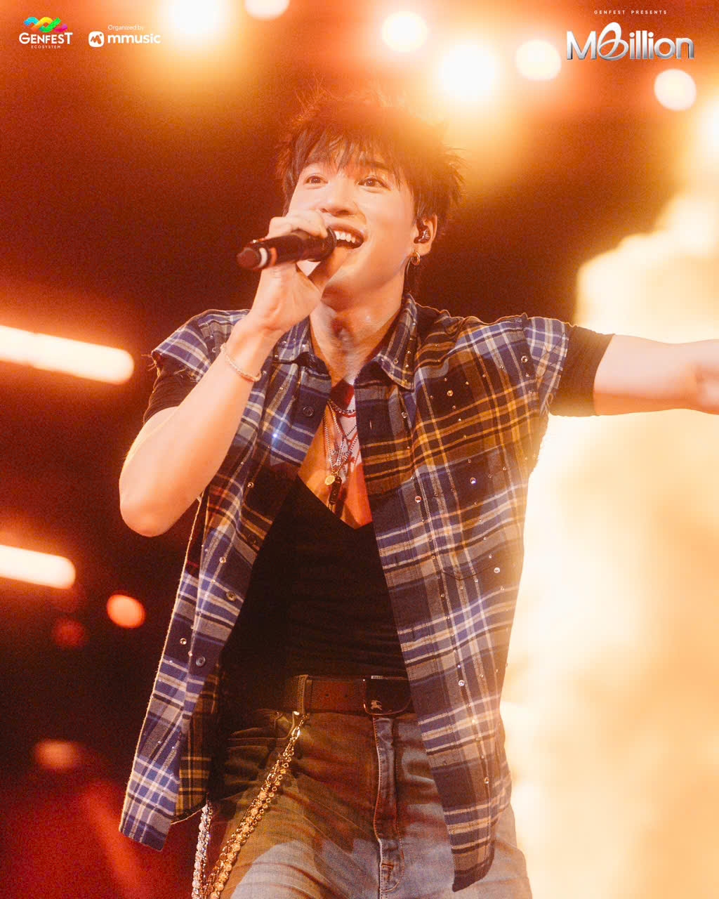 Lần thứ 3 đến với GENfest, HIEUTHUHAI mang đến hành trình âm nhạc kéo dài gần một giờ