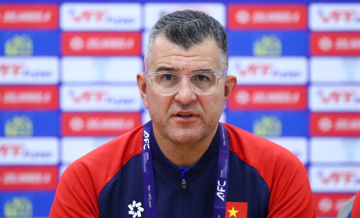 HLV Cristiano Roland hài lòng về màn trình diễn của U17 Việt Nam (Ảnh: Như Đạt).