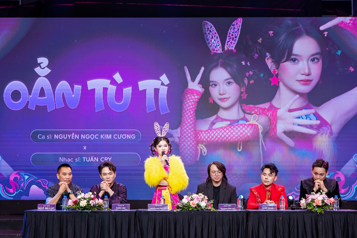 Nhạc sĩ Tuấn Cry và ca sĩ nhí Kim Cương giới thiệu ca khúc "oẳn tù tì"