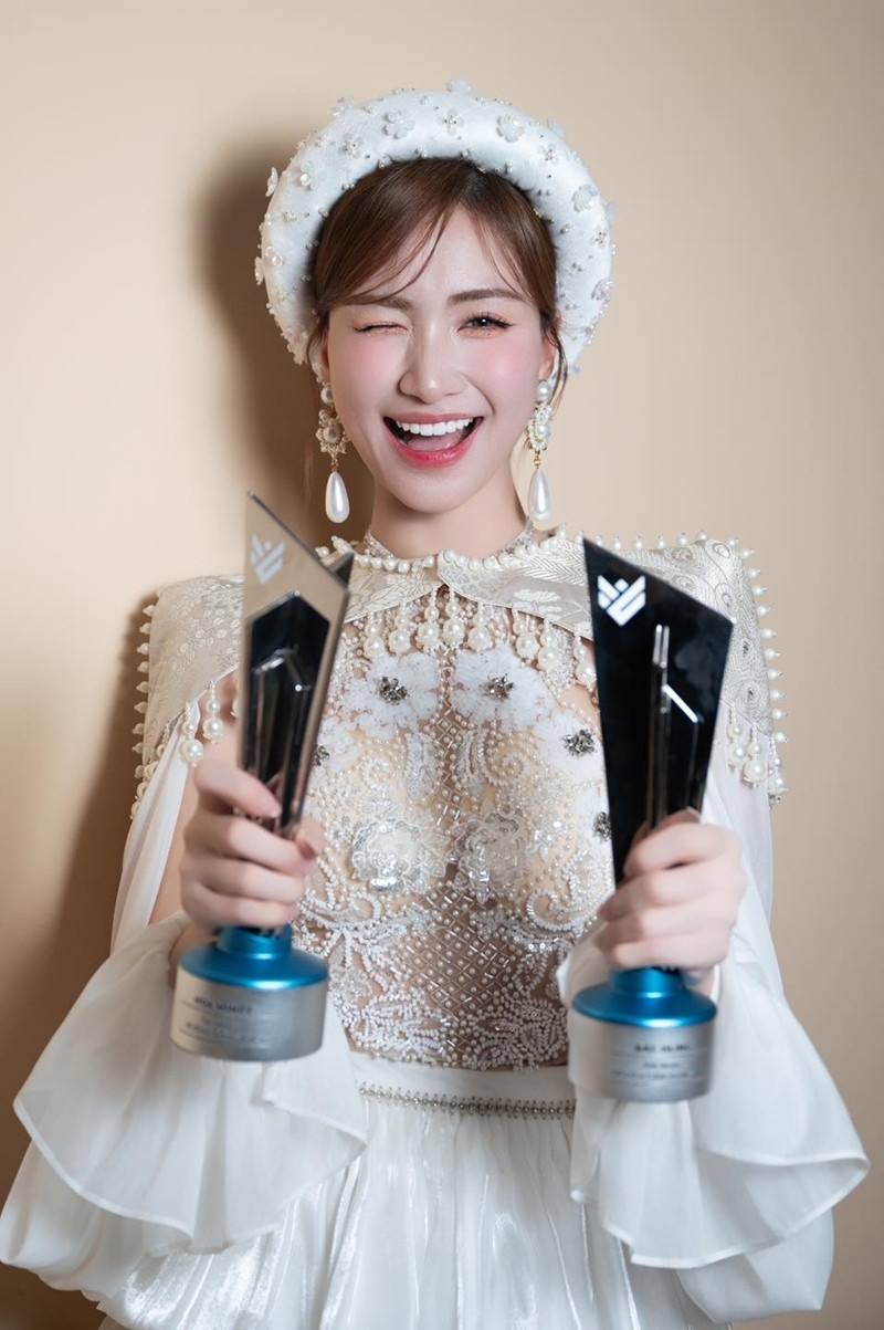 Hòa Minzy vui mừng chiến thắng 2/3 hạng mục đề cử tại Icontent Awards 2025 gồm "Âm nhạc truyền cảm hứng" và "Cá nhân vì cộng đồng".