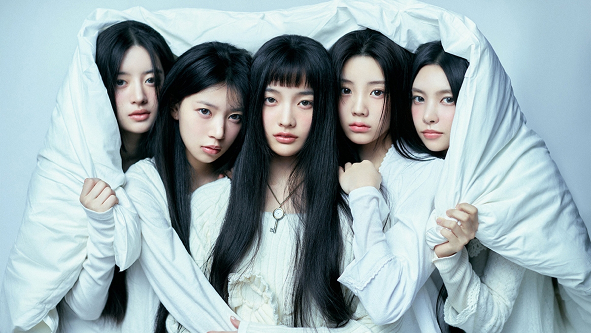 Nhóm ILLIT trực thuộc Belift Lab, công ty con của HYBE. (Ảnh: Bazaar)