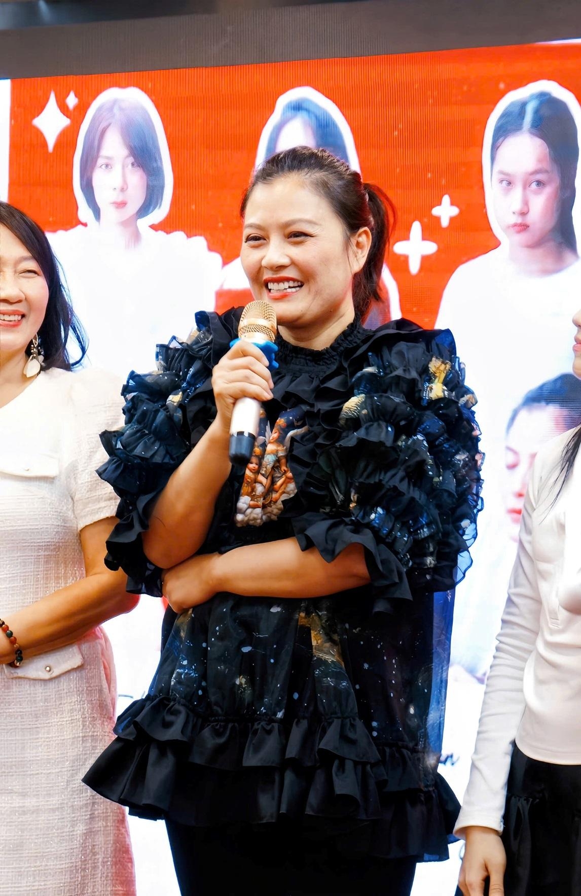 Nghệ sĩ Hoa Thúy đảm nhận vai bà Hạnh Phúc