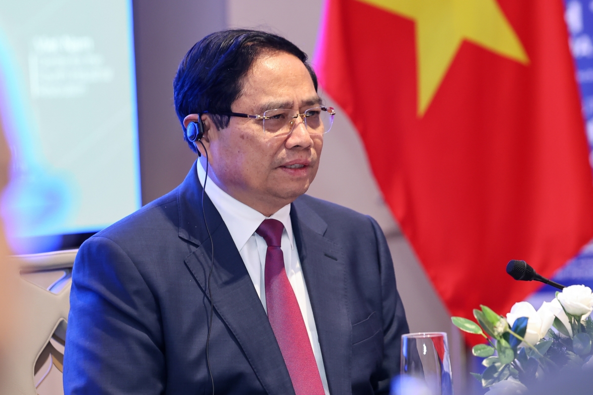 Thủ tướng mong các nhà đầu tư, tập đoàn, doanh nghiệp, đối tác quốc tế tiếp tục cổ vũ, hỗ trợ, đồng hành với Việt Nam. (Ảnh: VGP)