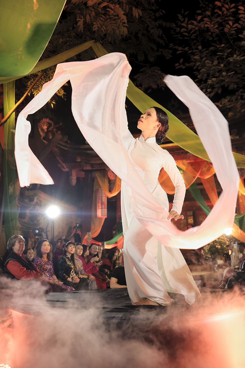 Chuỗi hoạt động văn hóa nhân kỷ niệm 20 năm Ngày Di sản Văn hóa Việt Nam (23/11/2005 – 23/11/2025) đang mang đến diện mạo sôi động cho khu phố cổ Hà Nội, với nhiều chương trình tôn vinh nghề truyền thống, di sản nghệ thuật và giá trị văn hóa lâu đời.