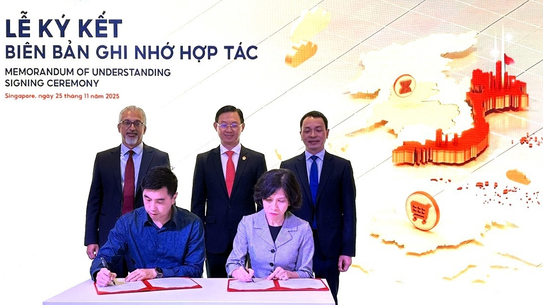 Lễ ký kết Bản ghi nhớ hợp tác thúc đẩy TMĐT xuyên biên giới