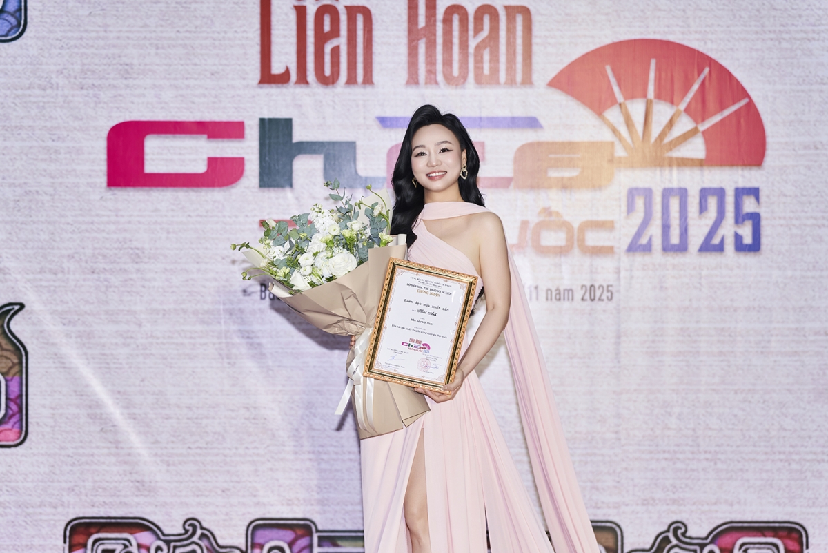 NSƯT Hoài Anh đoạt giải "Biên đạo múa xuất sắc" tại Liên hoan Chèo toàn quốc 2025